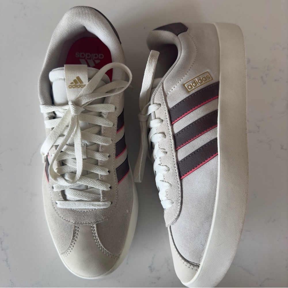 Adidas VL court 3.0 Sneaker Size: 9.5